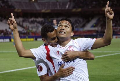 El Sevilla fichó al colombiano Bacca el verano de 2013 del Brujas por 6,5 millones de euros. Ha ganado una Liga Europa y ha marcado 47 goles en estas dos temporadas que lleva en el Sevilla. Puede salir este verano por unos 20 millones de euros.