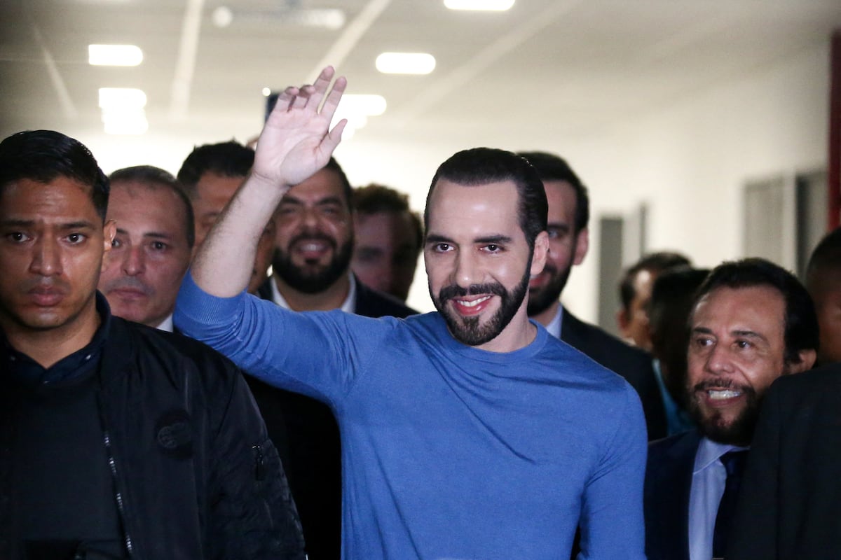 Nayib Bukele registers his candidacy for reelection to the presidency ...