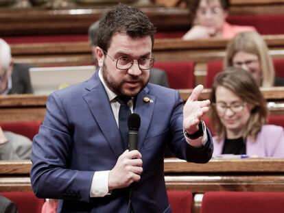 El presidente de la Generalitat de Cataluña, Pere Aragonés, durante la sesión de control al Govern este miércoles en el pleno del Parlament en el que, además, se ha ratificado el acuerdo de presentar una denuncia por espionaje a más de 60 independentistas.