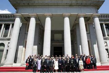 Foto de familia de los responsables de Cultura, reunidos ayer en el Museo del Prado, en Madrid.