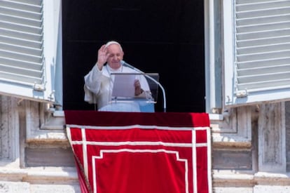 El papa Francisco, durante el rezo dominical del Angelus.