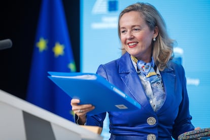 La presidenta del Banco Europeo de Inversiones (BEI), Nadia Calvi?o, durante una rueda de prensa sobre los resultados anuales del BEI este jueves en el Consejo de la UE en Bruselas, Blgica.