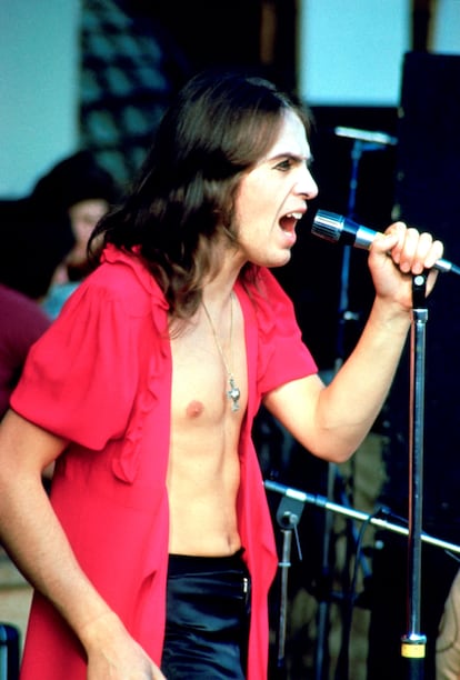 Peter Gabriel durante un concierto de Genesis en Londres en septiembre de 1972. 