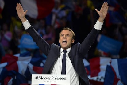 El candidato al El&iacute;seo, Emmanuel Macron, el 17 de abril en Par&iacute;s.  