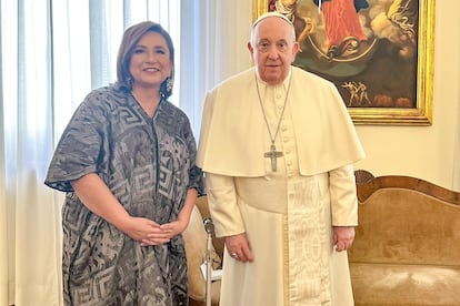 Xóchitl Gálvez y el papa Francisco