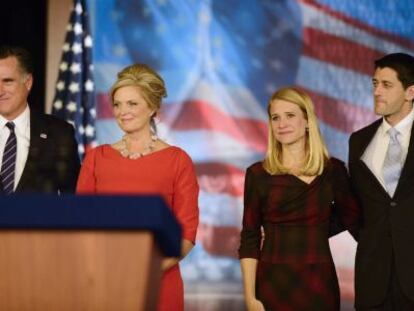 Romney, su esposa junto a Ryan y su mujer, en Boston.
