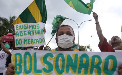Simpatiuzantes del presidente brasileño Jari Bolsonaro en una manifestación en Sao Paulo.