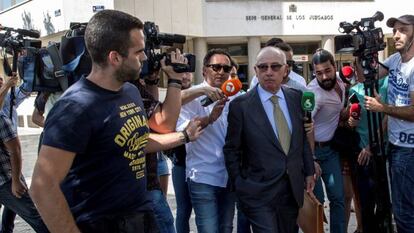 El exvicepresidente del Gobierno,Rodrigo Rato, a su salida del juzgado de plaza Castilla en Madrid 