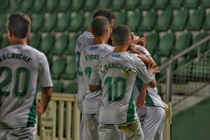 Jugadores del Elche celebran un gol esta temporada.