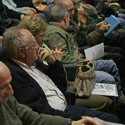 Grupo de delegados en la asamblea de Redes Cristianas.