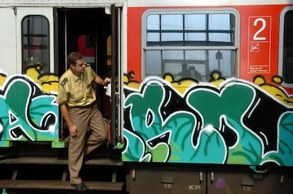 Un tren lleno de grafitis en Erfurt, en el centro de Alemania.
