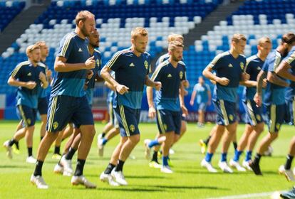 La selección sueca trabaja en el Cosmos Arena. 