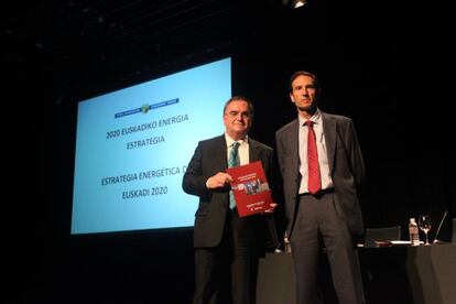 Xabier Garmendia, a la izquierda, y José Ignacio Hormaeche, ayer en Bilbao.