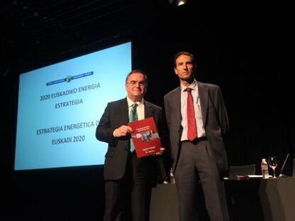 Xabier Garmendia, a la izquierda, y José Ignacio Hormaeche, ayer en Bilbao.