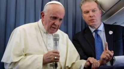 El Papa Francisco y Greg Burke, el nuevo fichaje del IESE.