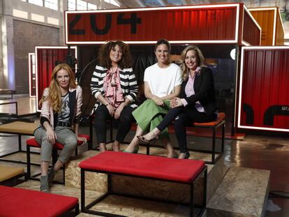 Paula Vázquez, María Zambrano, María José Rodríguez y Marta Moure en el plató de 'Fama'.