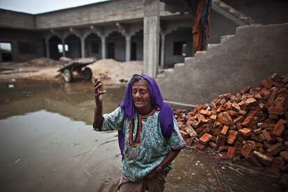 Zainab, mujer paquistaní de 65 años, una de las afectadas por las fuertes lluvias.