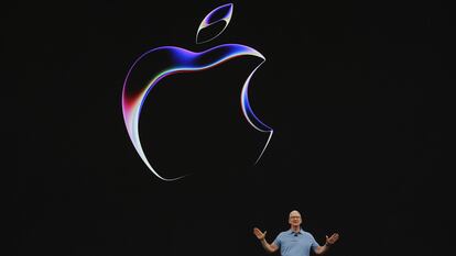 Tim Cook, consejero delegado de Apple, durante su presentación que inauguró la anterior Conferencia Mundial de Desarrolladores en Cupertino, el 5 de junio de 2023.