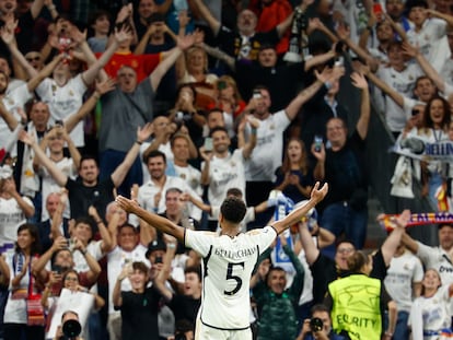 Jude Bellingham celebra un gol en el partido del Real Madrid contra el Unión Berlín, en el Santiago Bernabéu.