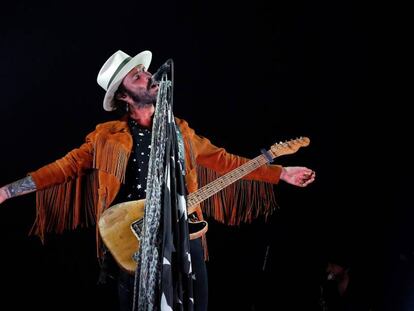 Leiva durante el concierto que ha ofrecido en el Wizink Center de Madrid, 