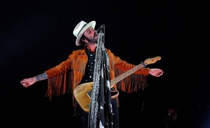 Leiva durante el concierto que ha ofrecido en el Wizink Center de Madrid, 