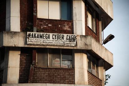 Los cibercafés en Kenia tienen una gran difusión. Se encuentran tanto en las ciudades principales como en los pequeños pueblos.