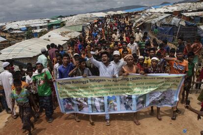 Refugiados rohingya protestan masivamente en el campamento de Kutupalong, Bangladesh, el 25 de agosto de 2018. 