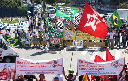 Grupos pr&oacute;-PT e anti-Governo se reuniram no F&oacute;rum.