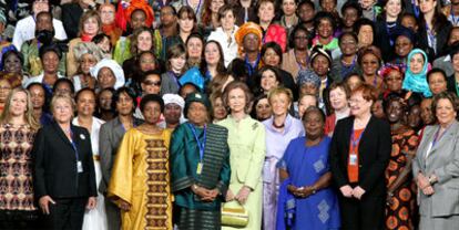 Jefas de Estado y mujeres representantes de organismos internacionales afirman en Valencia su compromiso  por la igualdad, en una reunión inaugurada ayer por doña Sofía