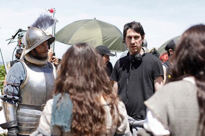 El director de la película, Pablo Agüero, durante el rodaje.