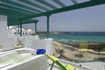 Habitación del Hotel Teguise Beach.