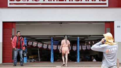 La entrada de una tienda de Lojas Americanas en Brasilia, al día siguiente de que el recién llegado consejero delegado dimitiera tras detectar un desfase contable.