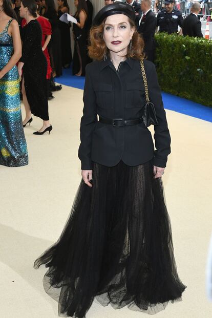 Isabelle Huppert, perfecta con un total look de Dior.