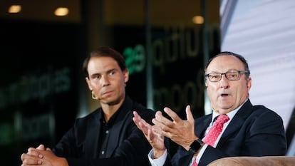 El tenista Rafa Nadal y Juan Matji, presidente de Cantabria Labs.