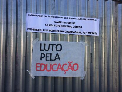 O Tribunal Regional Eleitoral teve que mudar diversos colégios eleitorais por causa das ocupações, como no caso do Colégio Senador Manoel Alencar Guimarães. 