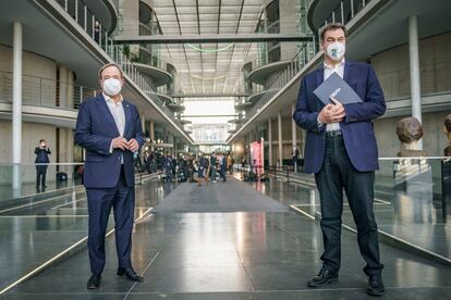 Armin Laschet, a la izquierda, y Markus Söder, el pasado domingo en el Parlamento alemán.