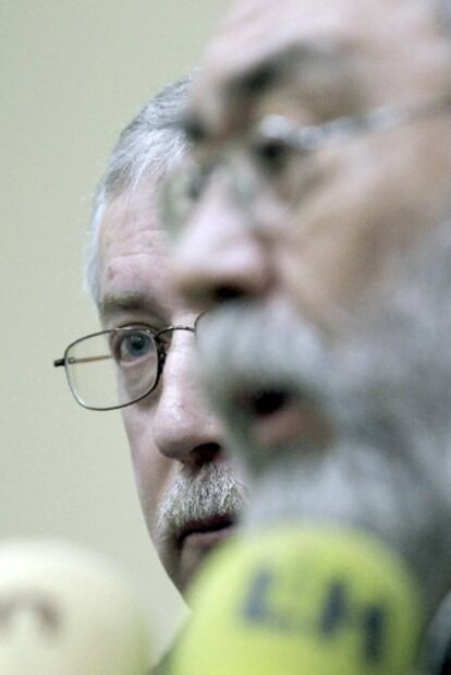 Los líderes sindicales, Ignacio Fernández Toxo y Cándido Méndez, en una rueda de prensa, esta mañana.