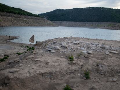 Falta de agua en el embalse de Rialb, que abastece de agua el Canal d'Urgell.