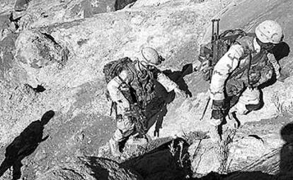 Miembros de la 82ª División Aerotransportada de EE UU, en maniobras en la frontera de Pakistán.