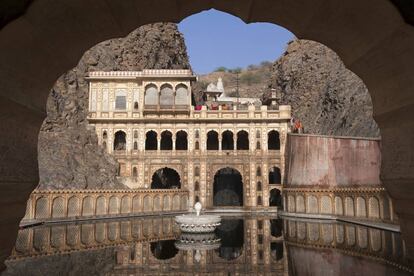 Parte del conjunto arquitectónico de los templos de Galta, en India.