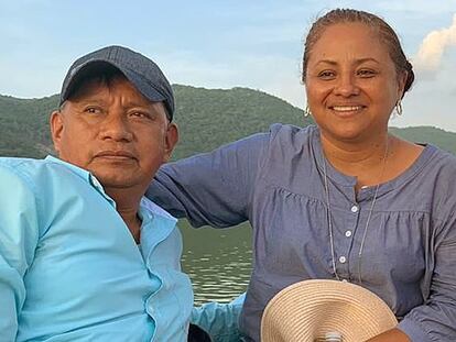 Alberto Antonio García, acompañado de su esposa, Agar Cancino.