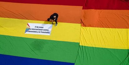 Una bandera en la plaza F&eacute;lix S&aacute;enz de M&aacute;laga, este martes.