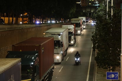 22/11/21 Protesta de transportistas por las limitaciones de acceso a la zona de bajas emisiones de Barcelona. Foto: Joan Snchez