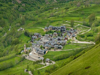 Vista del pueblo de Baguergue, Camí Reiau, Lleida.