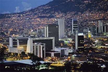 Vista de Medellín desde el centro Nutibara.