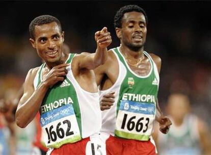 El atleta etíope revalida su oro con una victoria soberbia en los 10.000 metros