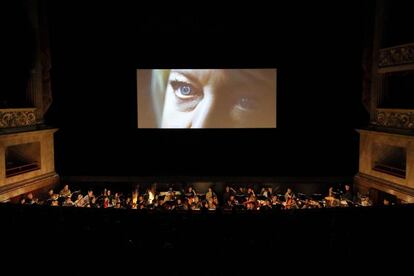 Los ojos de Nina Stemme en el último fotograma de la película que sirve de prólogo de la ópera.