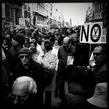 One of the &quot;white tide&quot; demonstrations in Madrid against cutbacks and the privatization of public healthcare.