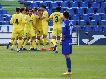 Los jugadores del Villarreal festejan uno de sus tres goles al Getafe