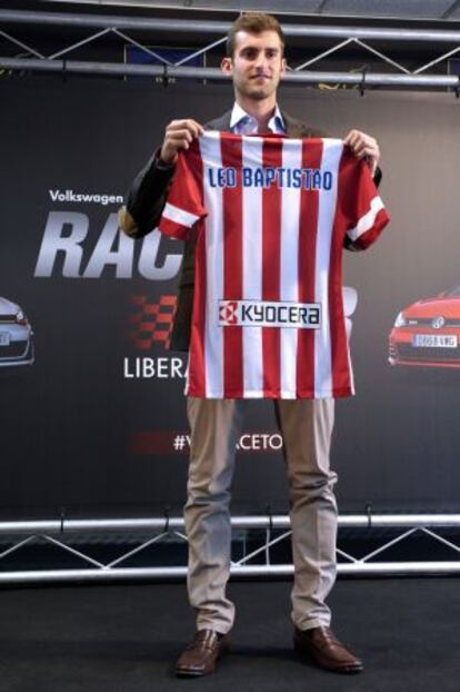 Baptistao posa con la camiseta del Atlético.